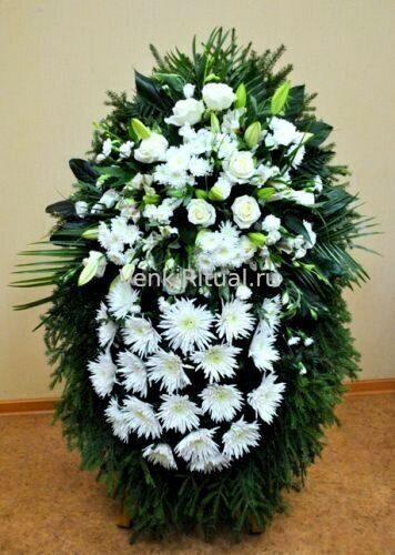 Венок из живых цветов ЖВ-27 "Хризантема композиция" (120 см)